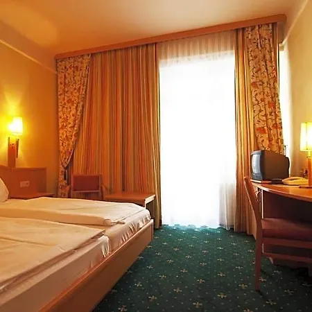 Drei Hasen Hotel 3*